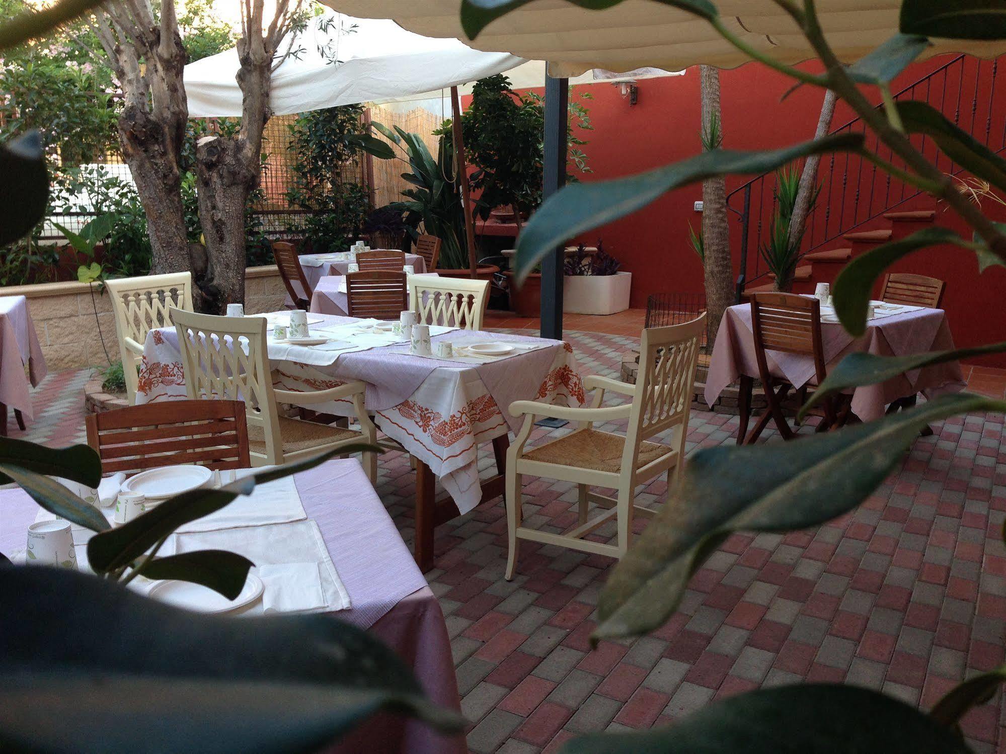 Locanda Degli Artisti Tortolì Exterior foto