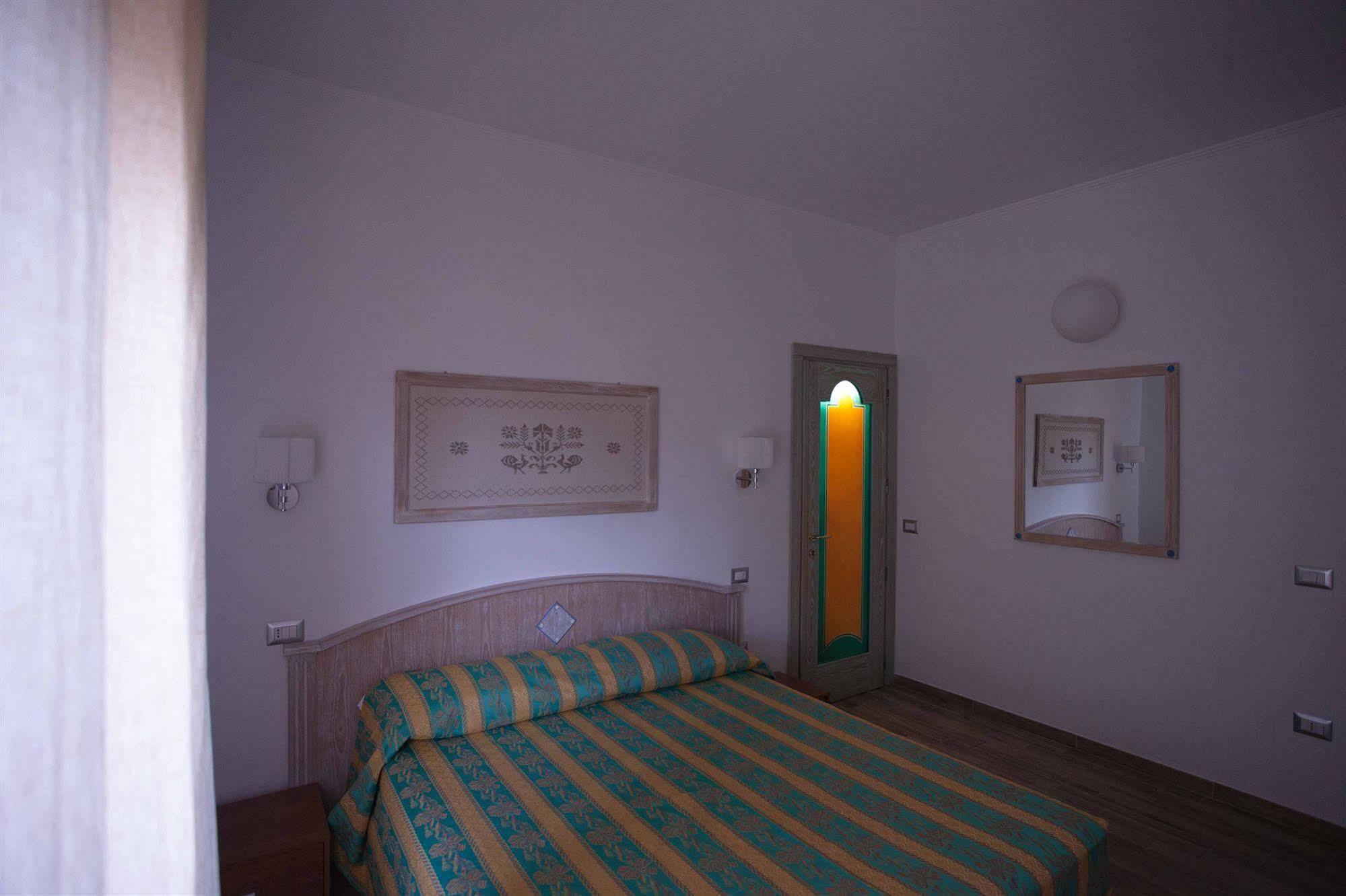 Locanda Degli Artisti Tortolì Exterior foto